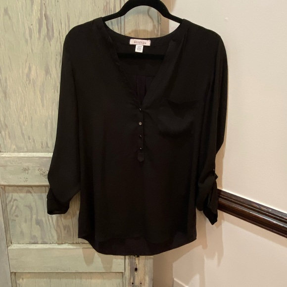 Kenneth Cole Reaction Tops - Women’s Black Blouse Kenneth Cole reaction button front fold up sleeve M